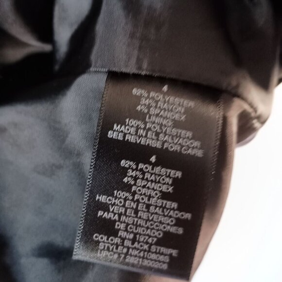 Norma Kamali Boyfriend Jacket Black White Pinstripe Size 4 Blazer Excellent - Picture 4 of 9